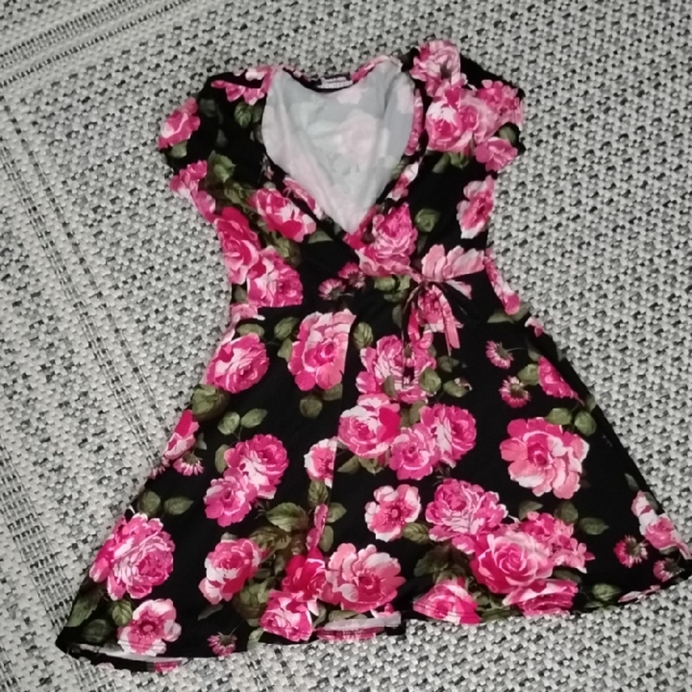 Discreet Pink Floral Mini Dress